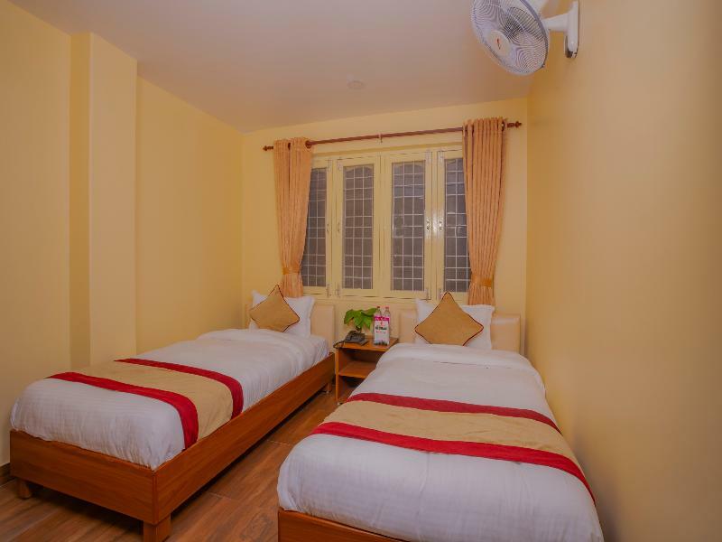Oyo 253 Hotel Pinnacle Покхара Экстерьер фото